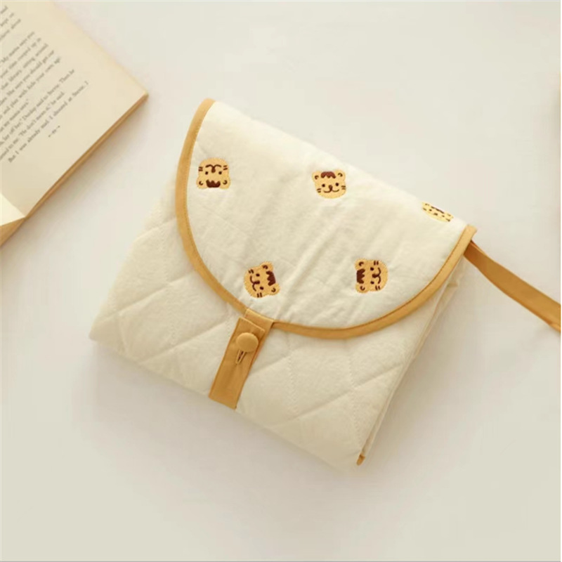 BearFold™ – Opvouwbare Baby Verschoonmat – Praktische Berenmotief Onderlegger