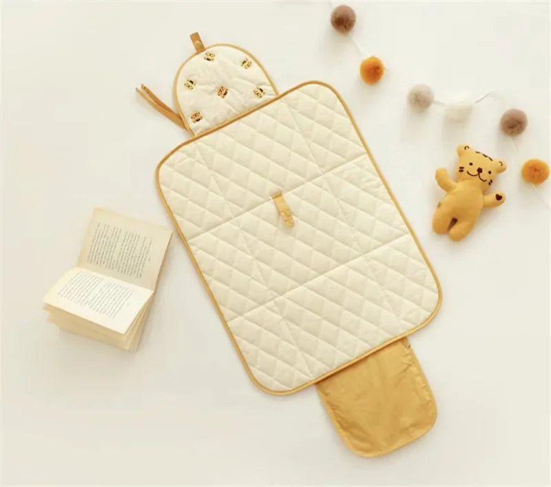 BearFold™ – Opvouwbare Baby Verschoonmat – Praktische Berenmotief Onderlegger