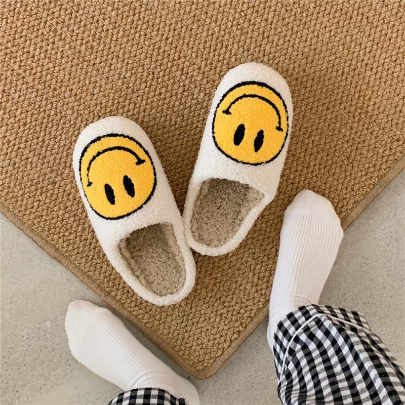 FluffyStep™ – Warme Pantoffels met Smiley – Comfortabele Winter Slippers