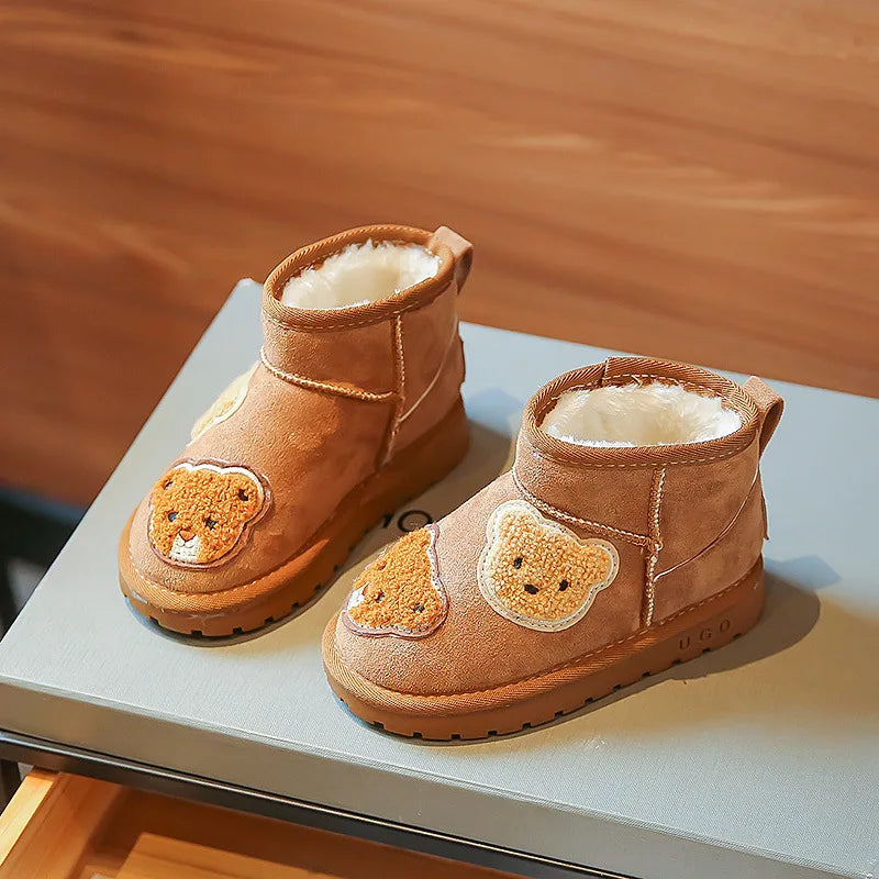 BearHugBoots™ – Suède Enkellaarsjes met Beren – Warme Kinder Winterschoenen