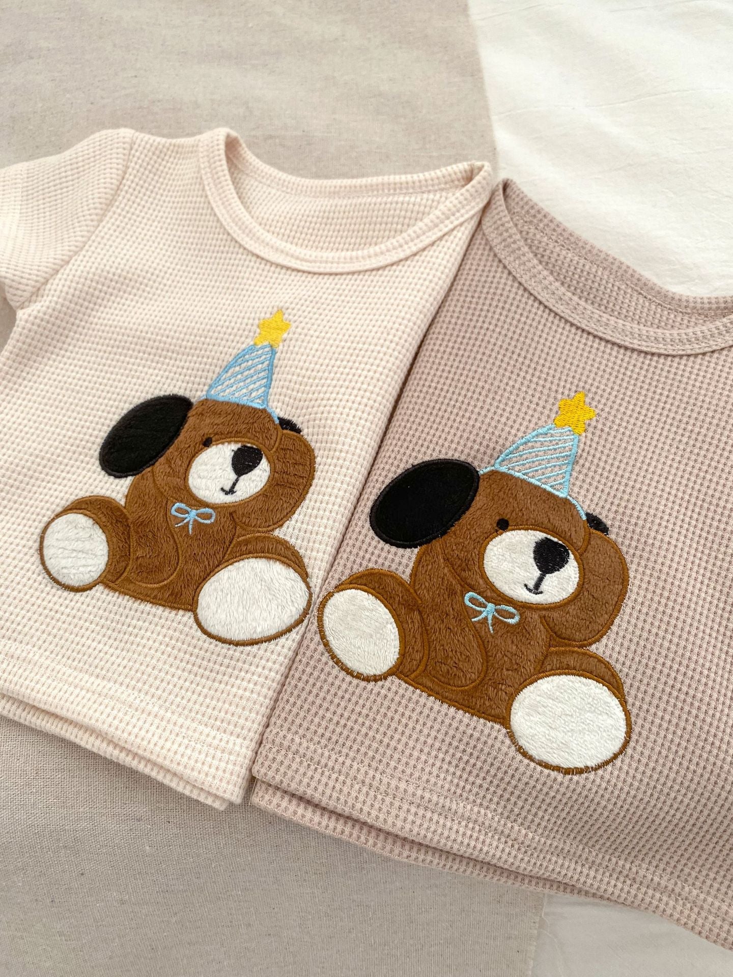 CubHug™ – Zachte Beertjes Zomerset – Comfortabele Babyoutfit