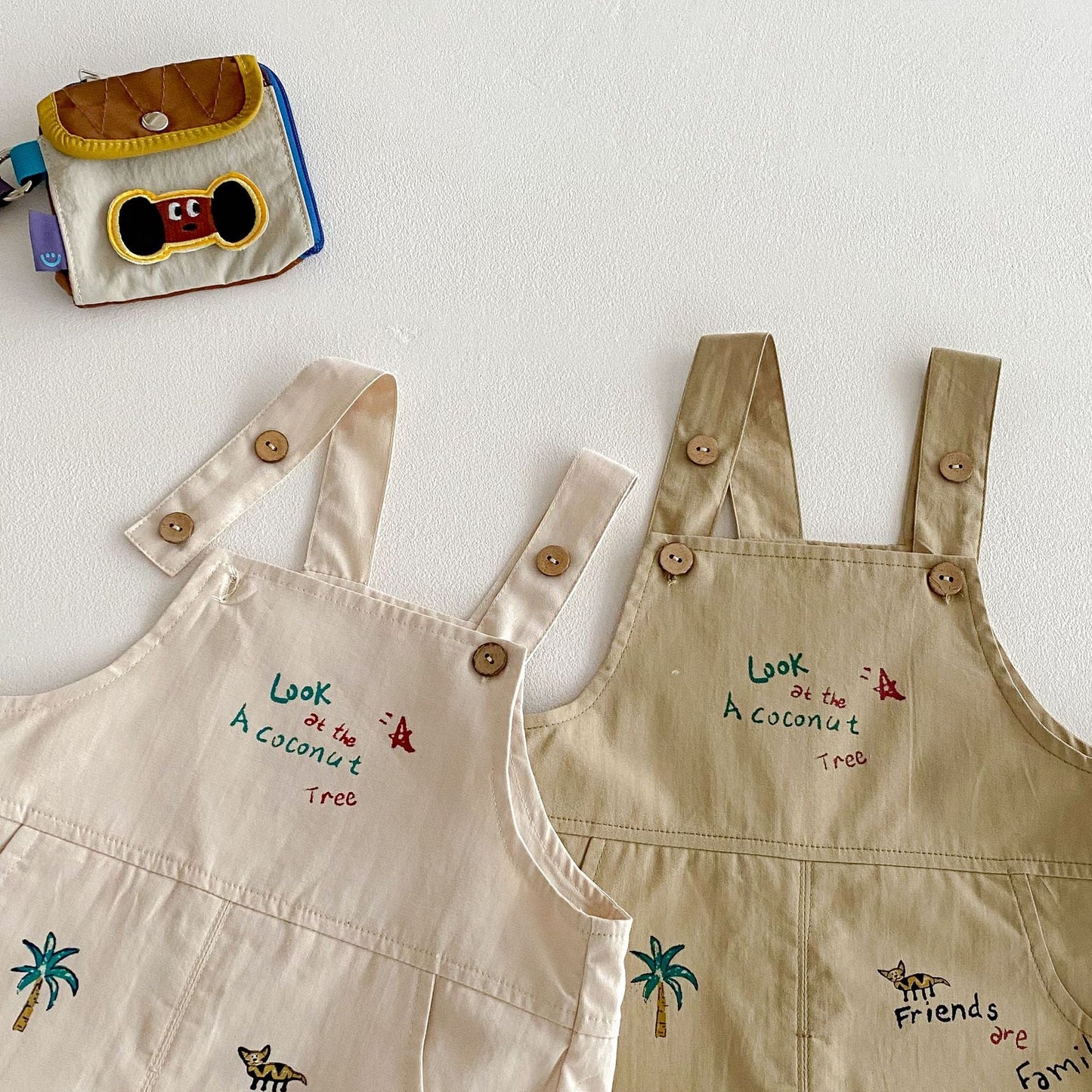 PalmPlay™ – Tropische Borduursels & Comfort – Zomerse Tuinbroek voor Kinderen