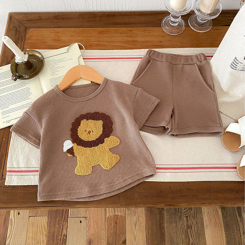 LeoTreats™ – Wafelstof Set met Leeuwenprint – Comfortabele Babyoutfit