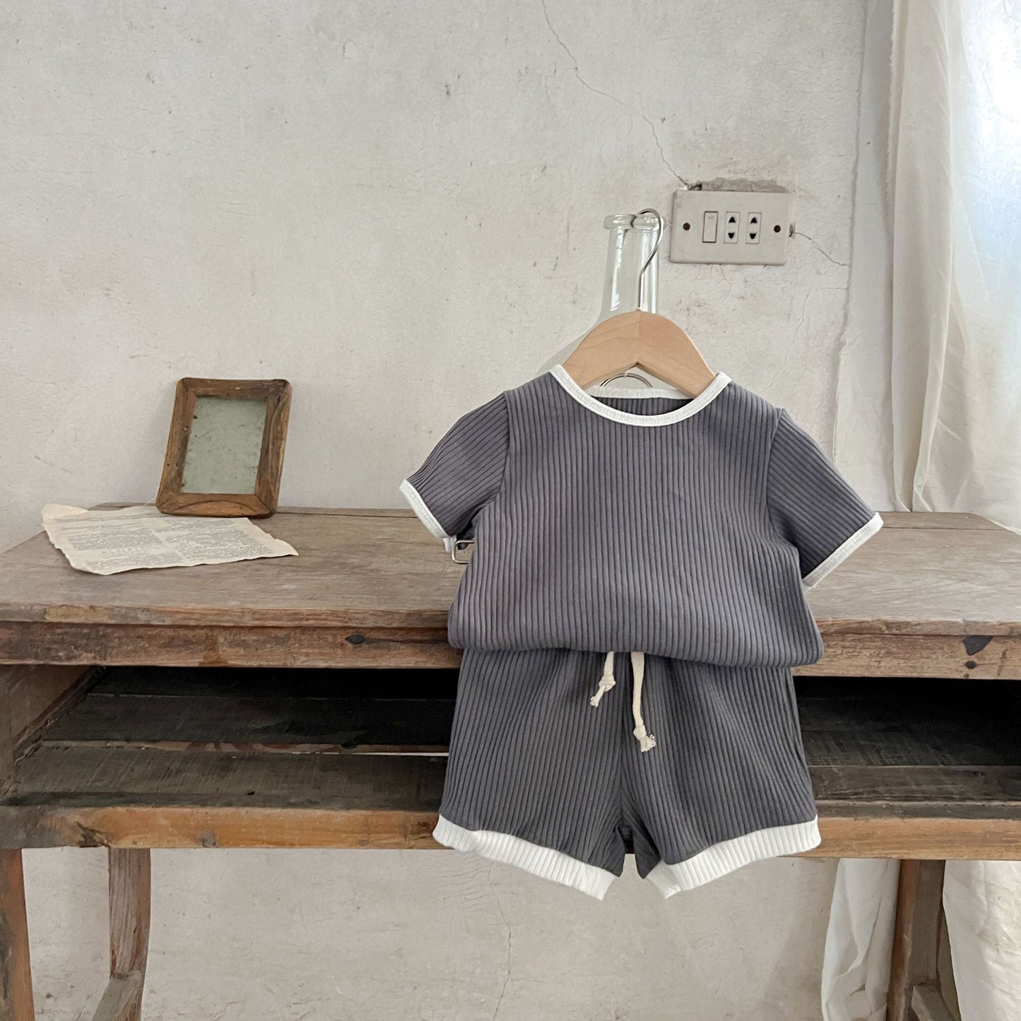 CozyRib™ – Zachte Ribstof Zomerset – Unisex Baby Outfit