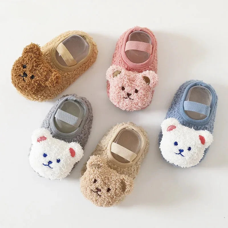 SnugglePaws™ – Warme Beren Slofjes – Antislip Winterpantoffels Baby
