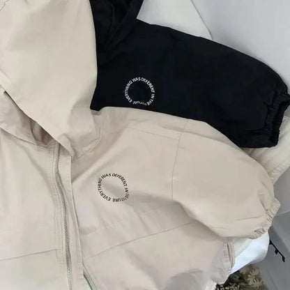 BreezeGuard™ – Winddichte Jas met Capuchon – Unisex Kinderjas