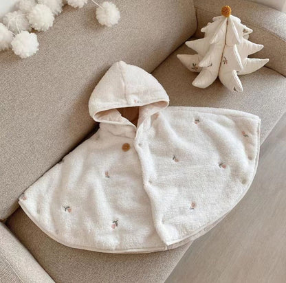 SnugCape™ – Warme Fleece Draagcape – Comfortabele Bescherming voor Baby’s