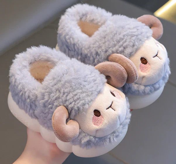 PlushPaws™ – Zachte kinderpantoffels – Voor vrolijke stapjes in huis