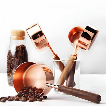 Coppera™ – Koperen Maatset met Houten Handvat – Maatlepels en Maatbekers