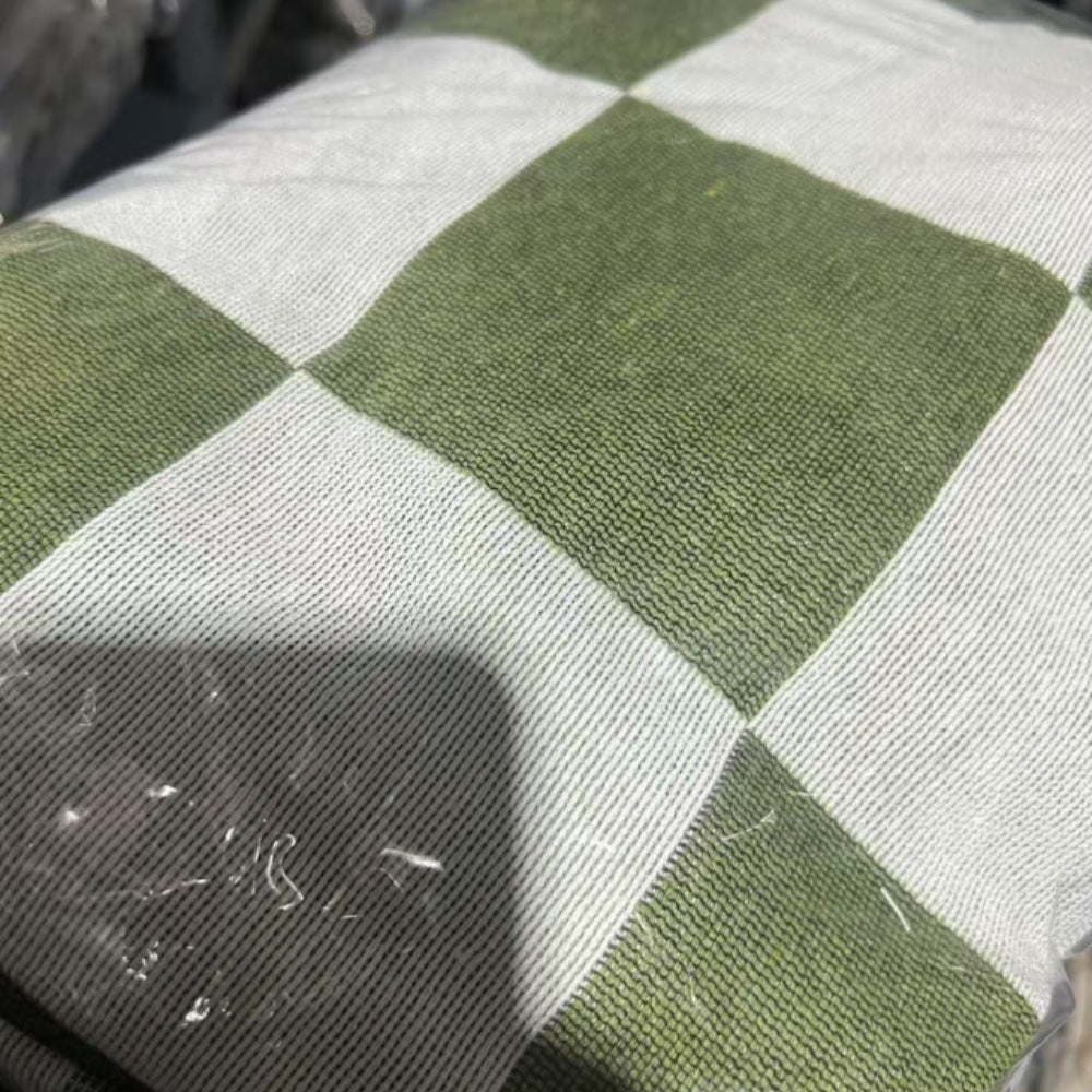 CozyCheck™ – Geruit Picknickkleed met Franjes – All Season Outdoor Deken