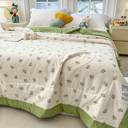 Breeze Summer Duvet 240x220 - Lightweight Floral Design, Ideal for Warm Nights 1