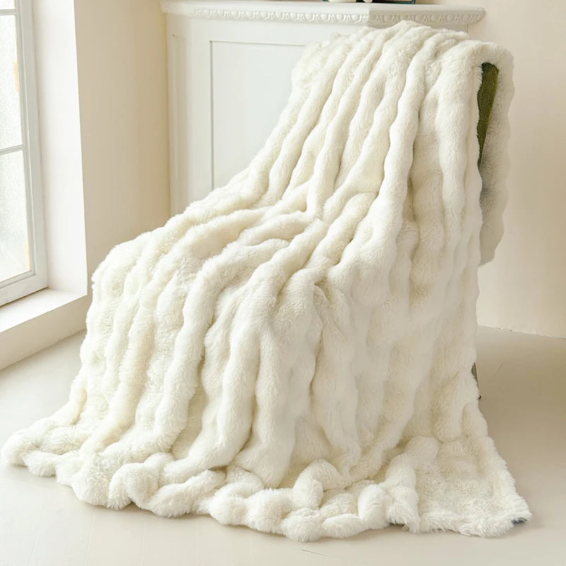 Cozynest Fleece Deken - Dubbellaags Imitatiekonijnenbont, Zacht en Warm 5