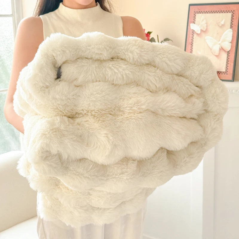 Cozynest Fleece Deken - Dubbellaags Imitatiekonijnenbont, Zacht en Warm 7
