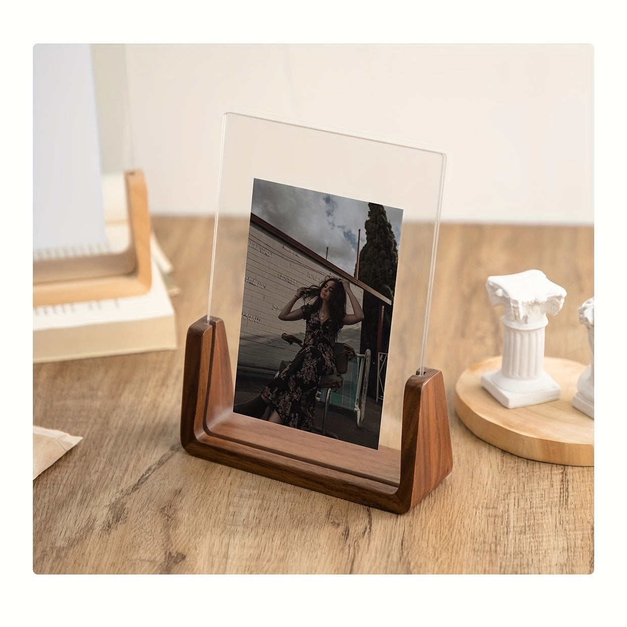 UFrameLuxe™ – U-Vorm Foto Frame van Hout & Acryl – Moderne Staande Fotolijst