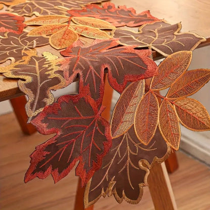 Hedra Tafelloper - Geborduurd Esdoornblad, Herfstkleuren 2