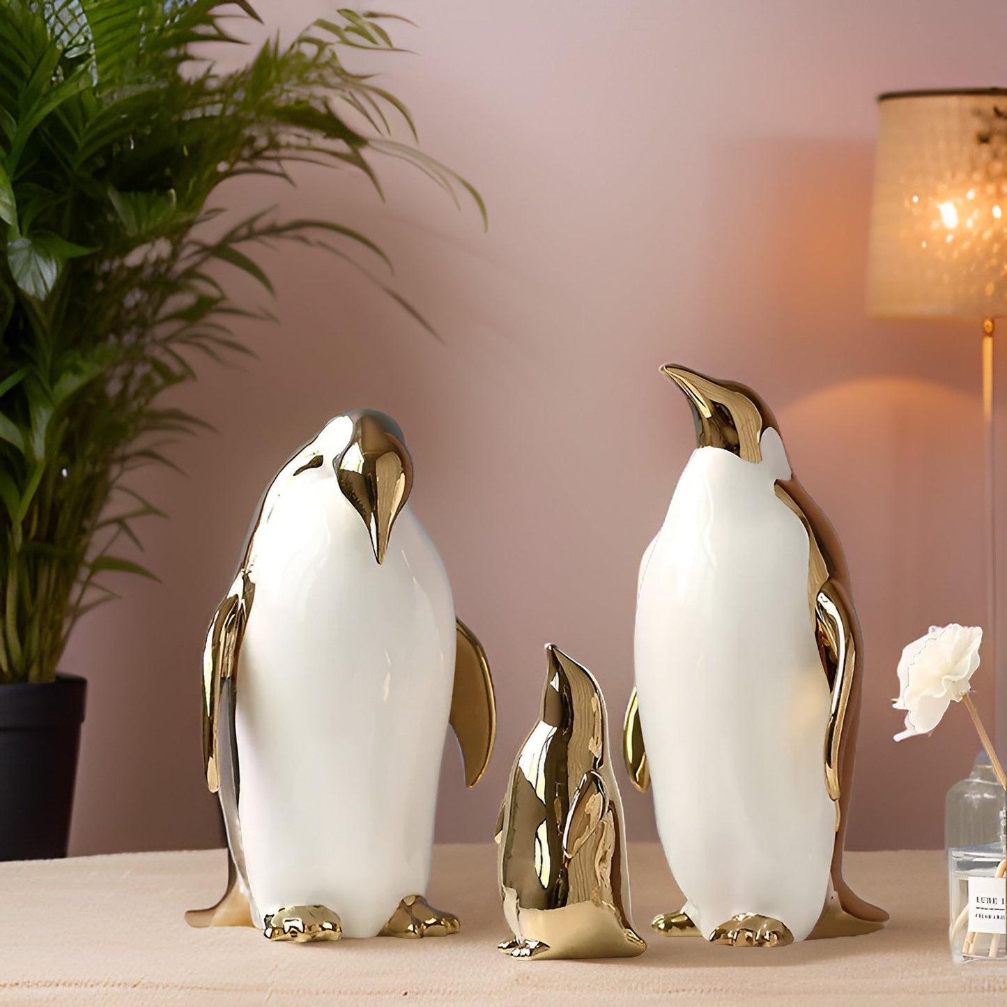 GoldPenguin™ – Luxe Pinguïn Sculptuur – Gouden Keramiek Decor