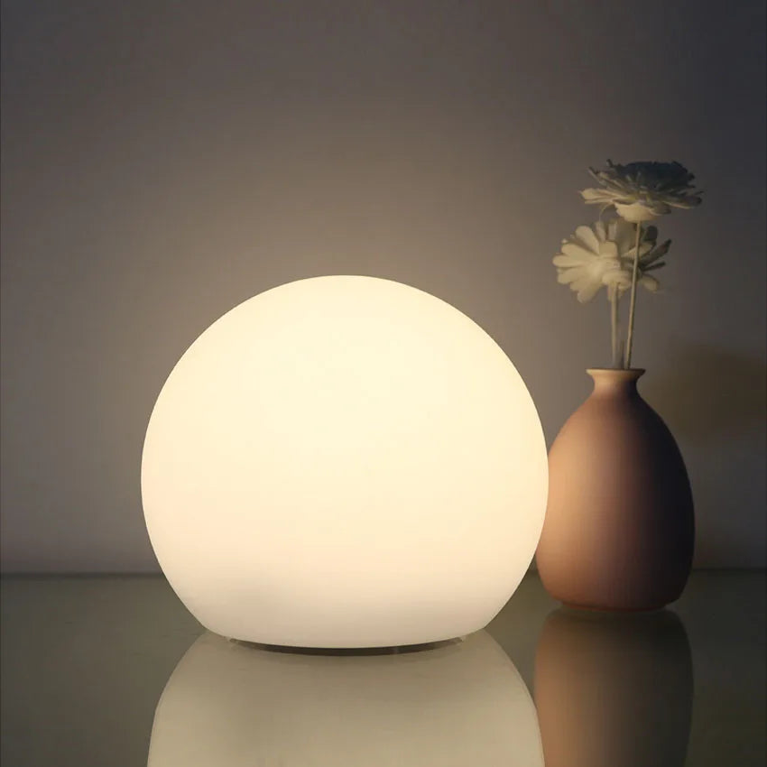 MoodSphere16™ – Draadloze LED Bol Tafellamp – Afstandsbediening & 16 Kleuren
