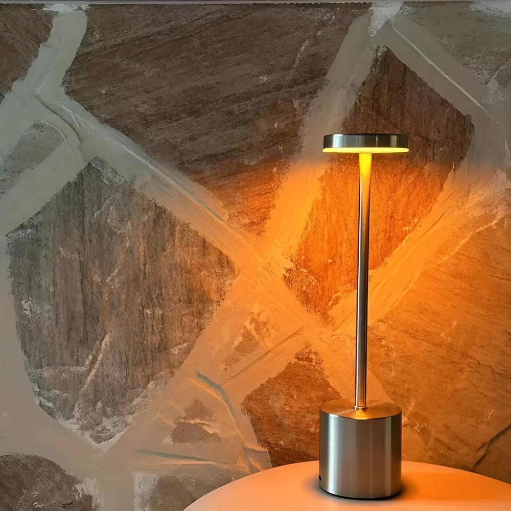 Lumi Glow Staande Lamp - Draadloos, Gouden Afwerking, LED Verlichting 1