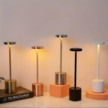 Lumi Glow Staande Lamp - Draadloos, Gouden Afwerking, LED Verlichting 3