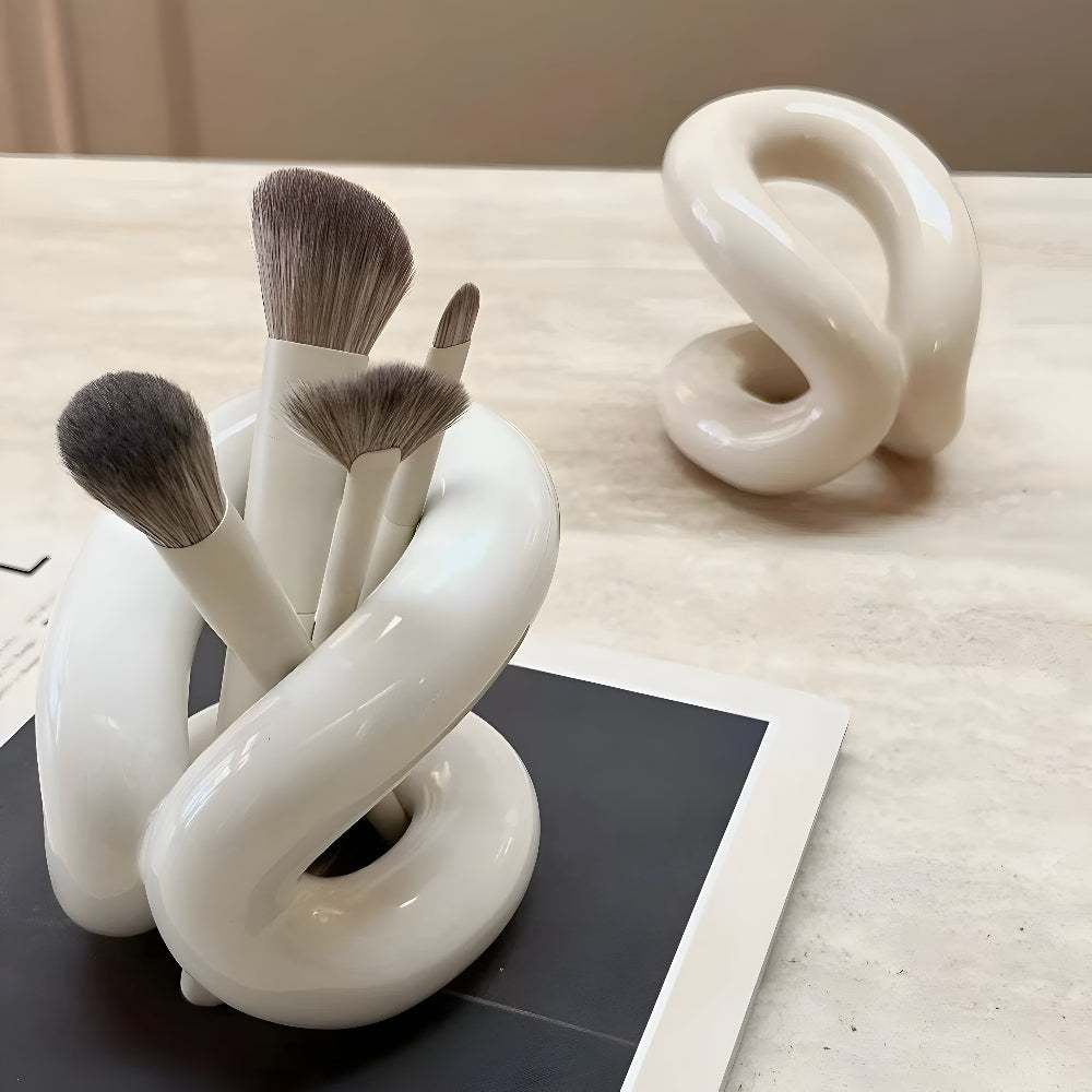 Nora Ceramic Holder - Modern Design with Rope Knot 1