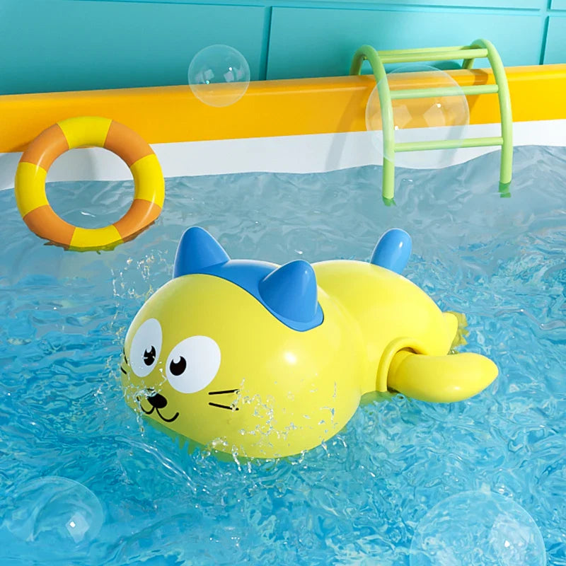 SwimSpinny™ – Opwindbaar Dierenspeeltje voor in Bad – Drijvend Badspeelplezier
