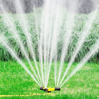 TripleSpray360™ – 360° Gazon Sproeier met 3 Armen – Gelijkmatige Tuin Bewatering