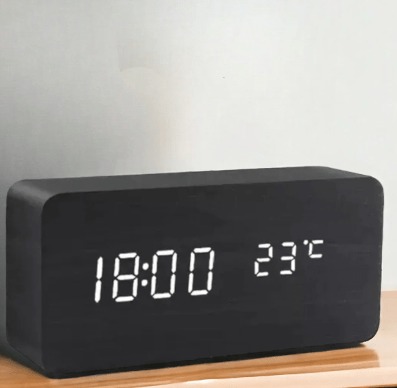 WoodSense™ – LED Houten Klok met Spraakbesturing – Slimme LED Tafelklok