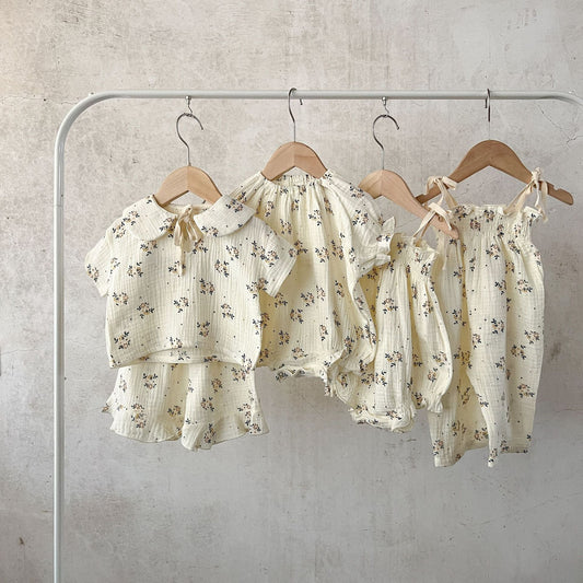 FloraNest™ – Zomerse Set met Bloemenprint – Meisjes Mousseline Outfit