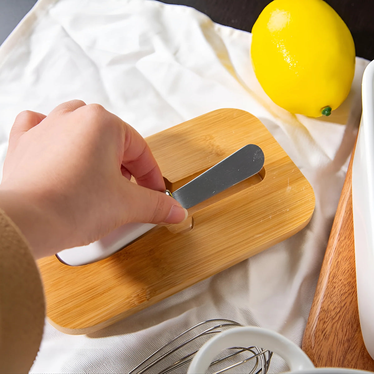 Sento Butter Slicer Holder - Ceramic, Compact Design 4
