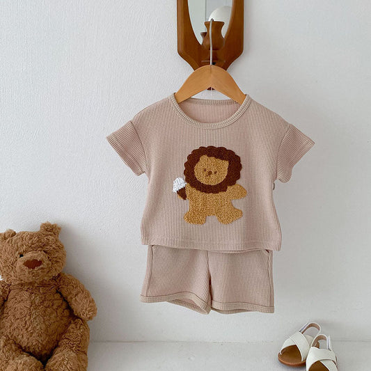 LeoTreats™ – Wafelstof Set met Leeuwenprint – Comfortabele Babyoutfit