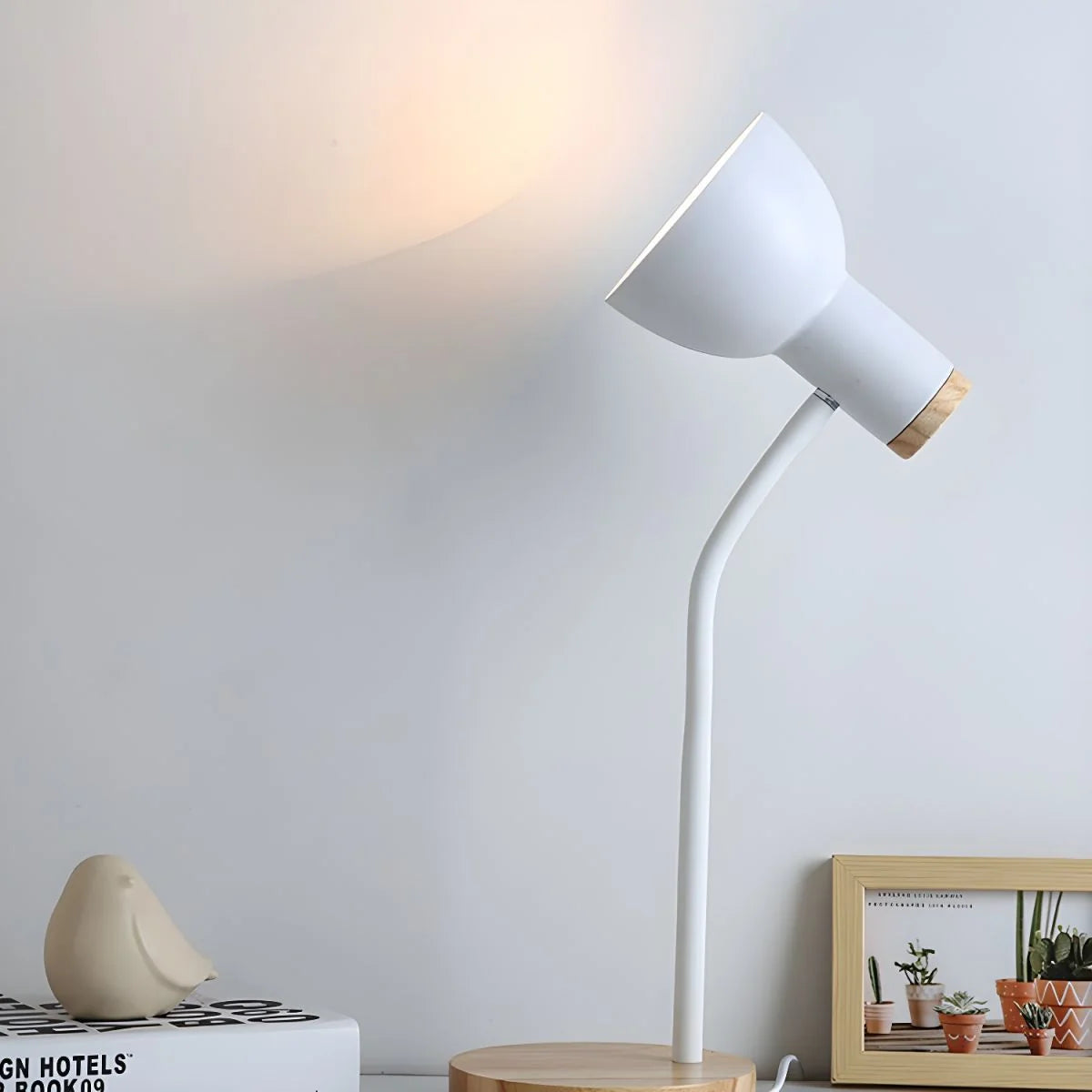 Sirius Tafellamp Zwart - Houten Voet, Verstelbare Kap Scandinavisch Design 4