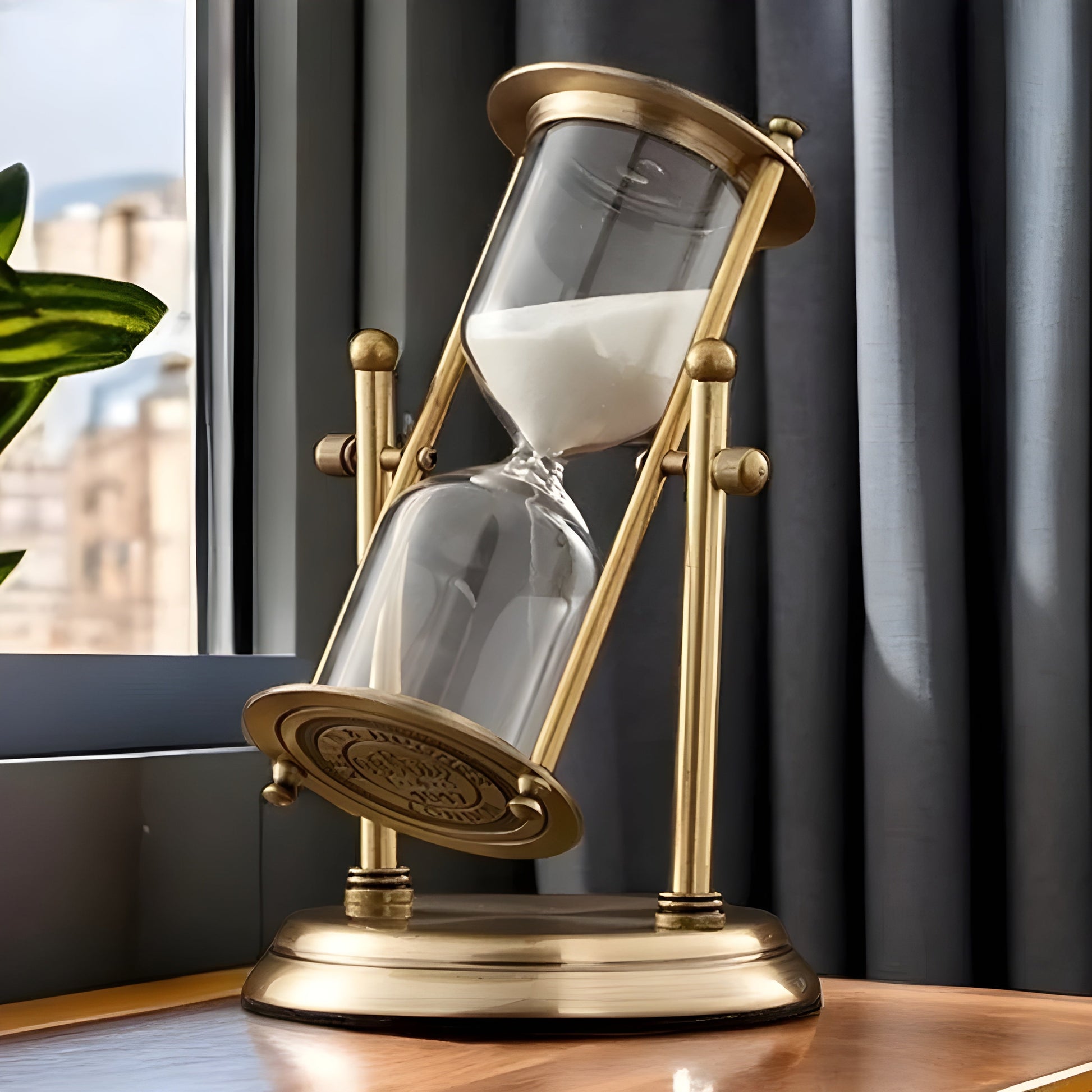 Tiberis Zandloper - Messing en Glas, Elegant Decoratief Uurwerk 0