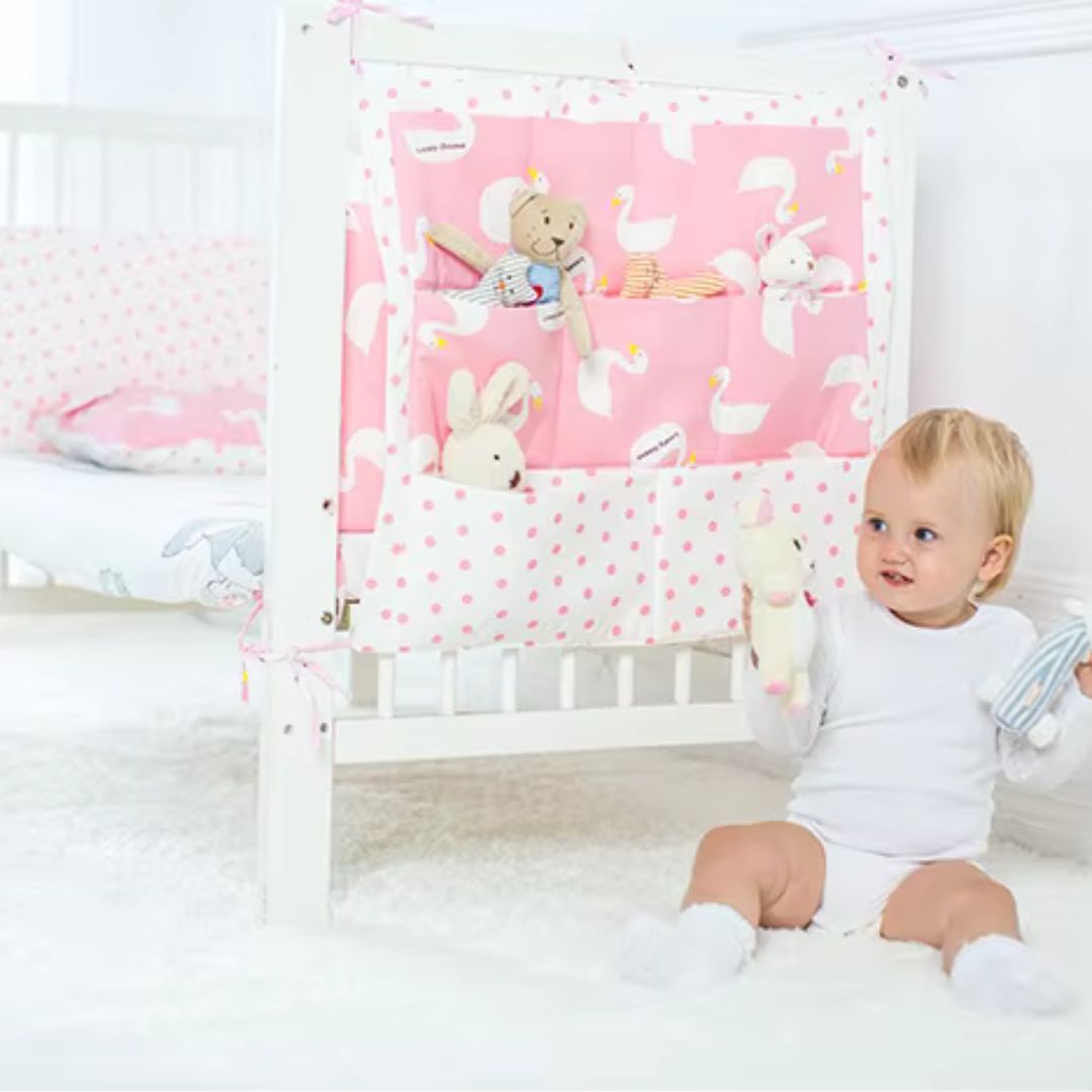 CribCaddy™ – Kleurrijke Babybed Opbergzak – Handige Stijlvolle Organizer