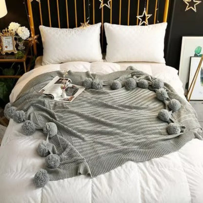 Wondrous Fleece Deken - Zacht Microvezel, Gezellig met Pompons 3