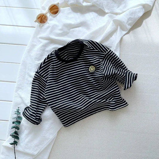 StripeJoy™ – Gestreept Shirt met Smileybadge – Uniseks Kinder Top