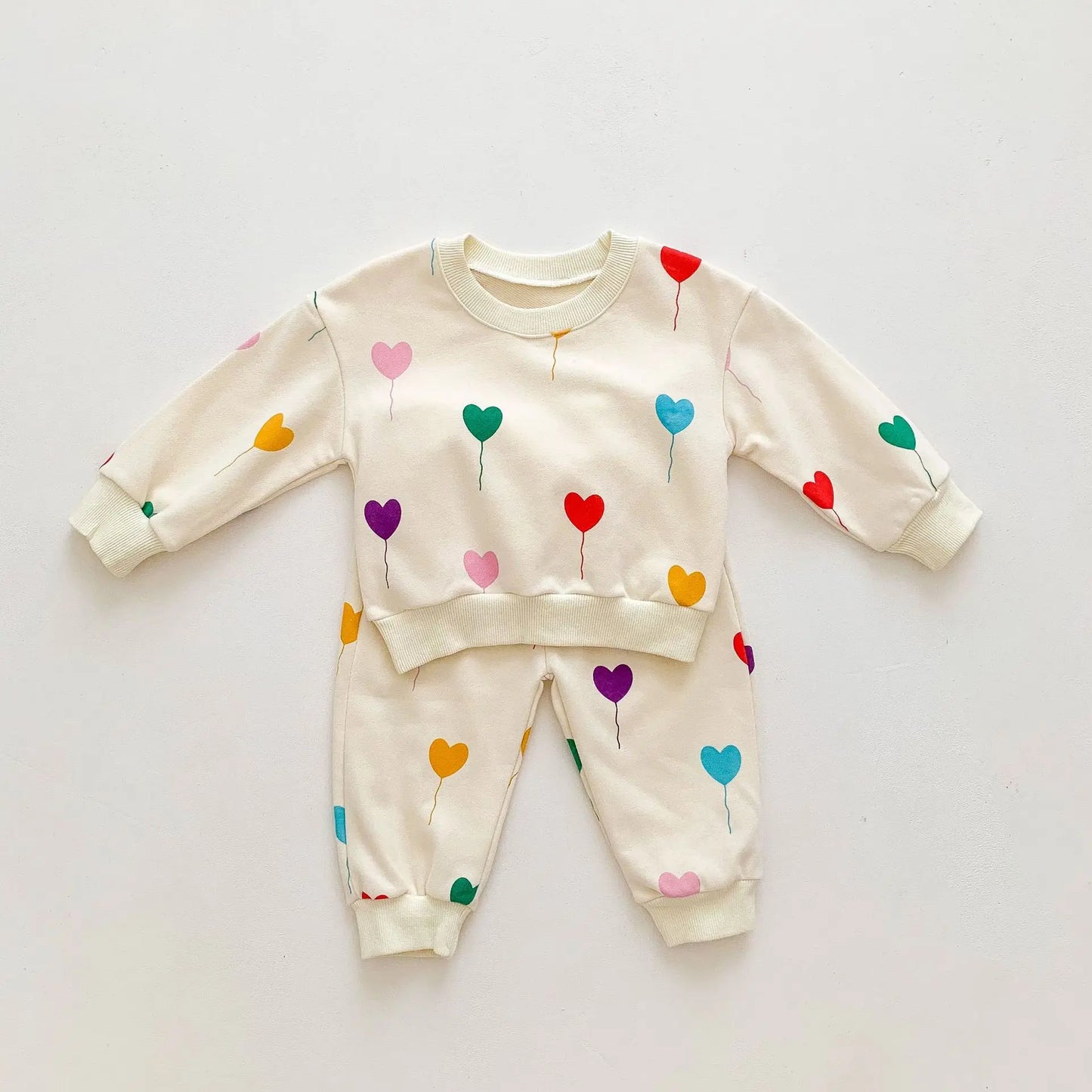 HeartCuddle™ – Zacht Trainingspak met Hartjesprint – Baby Meisjes Outfit