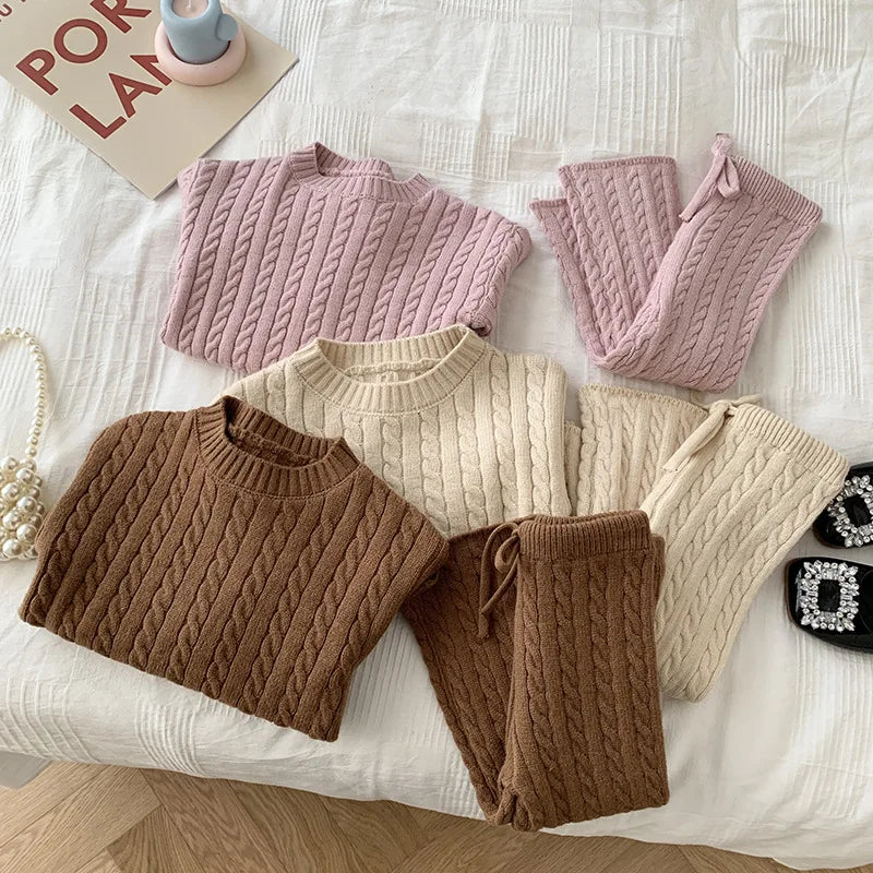 KnitChic™ – Gebreide Trui en Broek Set – Warme Kinderoutfit