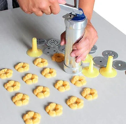 Bakoria™ – Aluminium Koekjespers – Met Vormschijven en Spuitmondjes